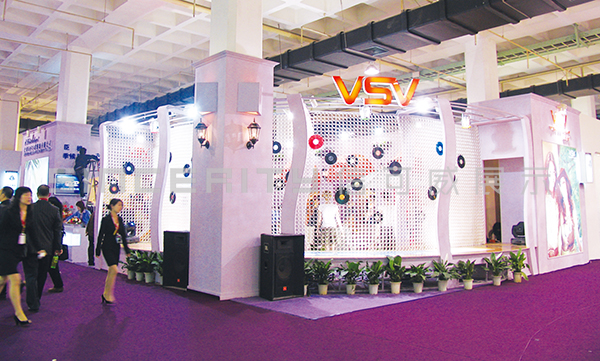 vsv服裝展展臺(tái)設(shè)計(jì)現(xiàn)場圖